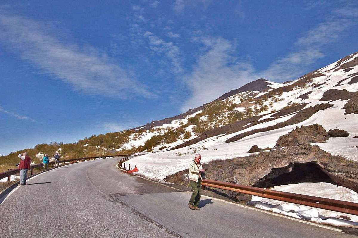 Schnee an den Hängen des Ätna, (c) Stefan Munzinger