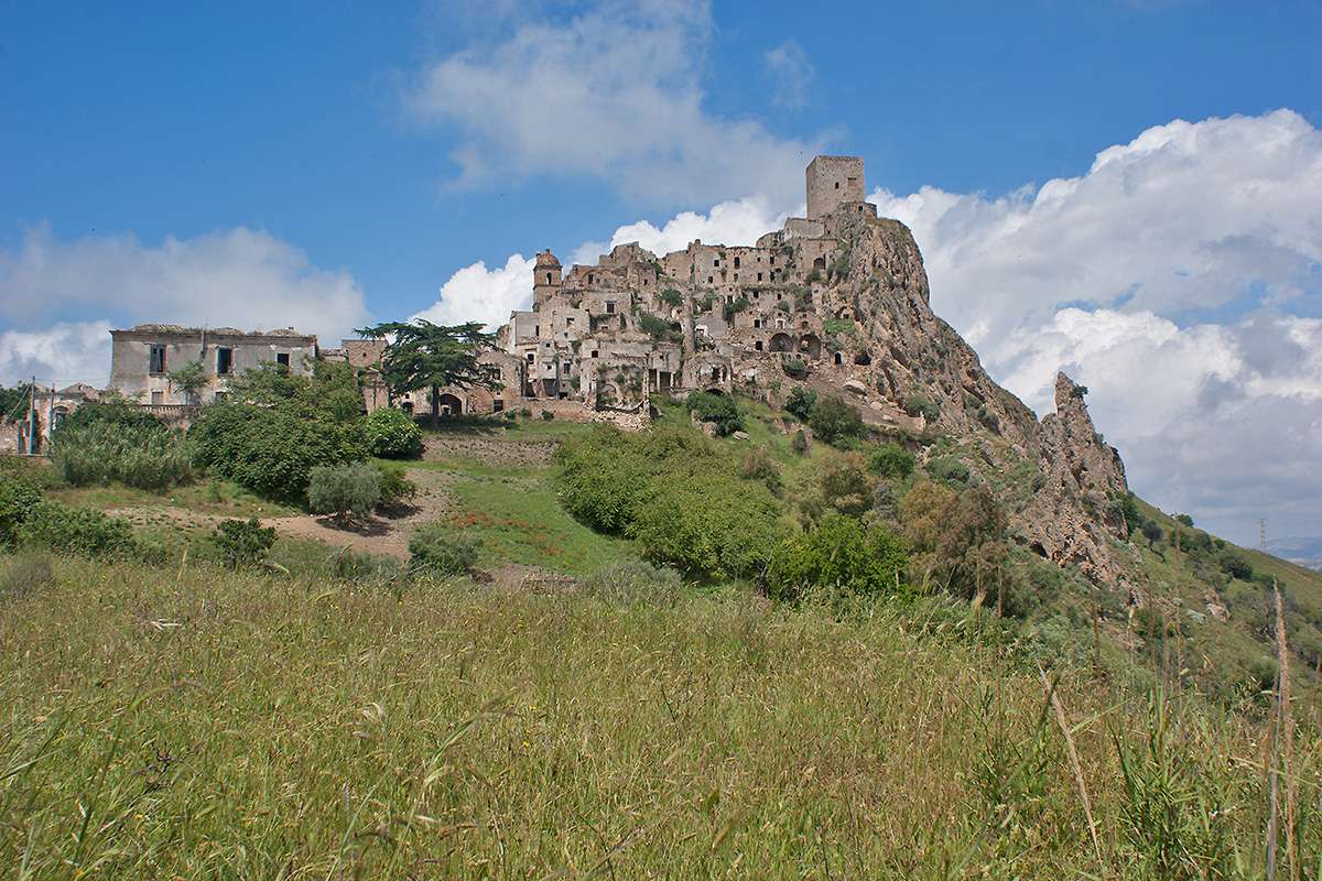 Ruinen von Craco – Erdbeben und -rutsche zerstörten die Gebäude