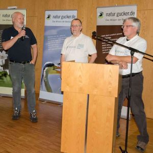 Ralf Schulte (NABU), Stefan Munzinger (naturgucker.de) und Hartmut Mai (NABU Hessen) (v. l. n. r.), (c) Gaby Schulemann-Maier