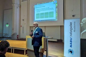 Dr. Andreas Lindemann stellte das Engagement der Nieders&auml;chsischen Bingo-Umweltstiftung vor, (c) Gaby Schulemann-Maier