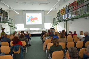 Im Alfred-Hessel-Saal sprach Dr. Anne Berger &uuml;ber die Meldeaktion &sbquo;Igel &amp; Maulwurf&lsquo;, (c) Ina Siebert