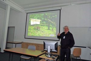 Prof. Dr. Werner Kunz widmete den farbenfrohen V&ouml;geln Ecuadors einen Vortrag, (c) Gaby Schulemann-Maier