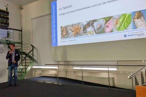 Dr. Alexander Wirth stellte die Ergebnisse der Citizen-Science-Aktion rund um die Nosferatu-Spinne vor, (c) Gaby Schulemann-Maier