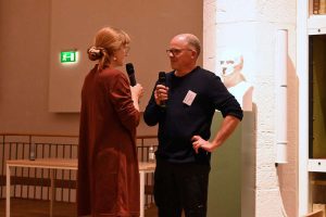 &sbquo;Und wie h&auml;ltst Du es mit Deiner Datenhygiene, J&ouml;rg?&lsquo; &ndash; Gaby Schulemann-Maier und J&ouml;rg Chmill-V&ouml;lsch er&ouml;ffnen die abendliche Diskussion, (c) Ina Siebert