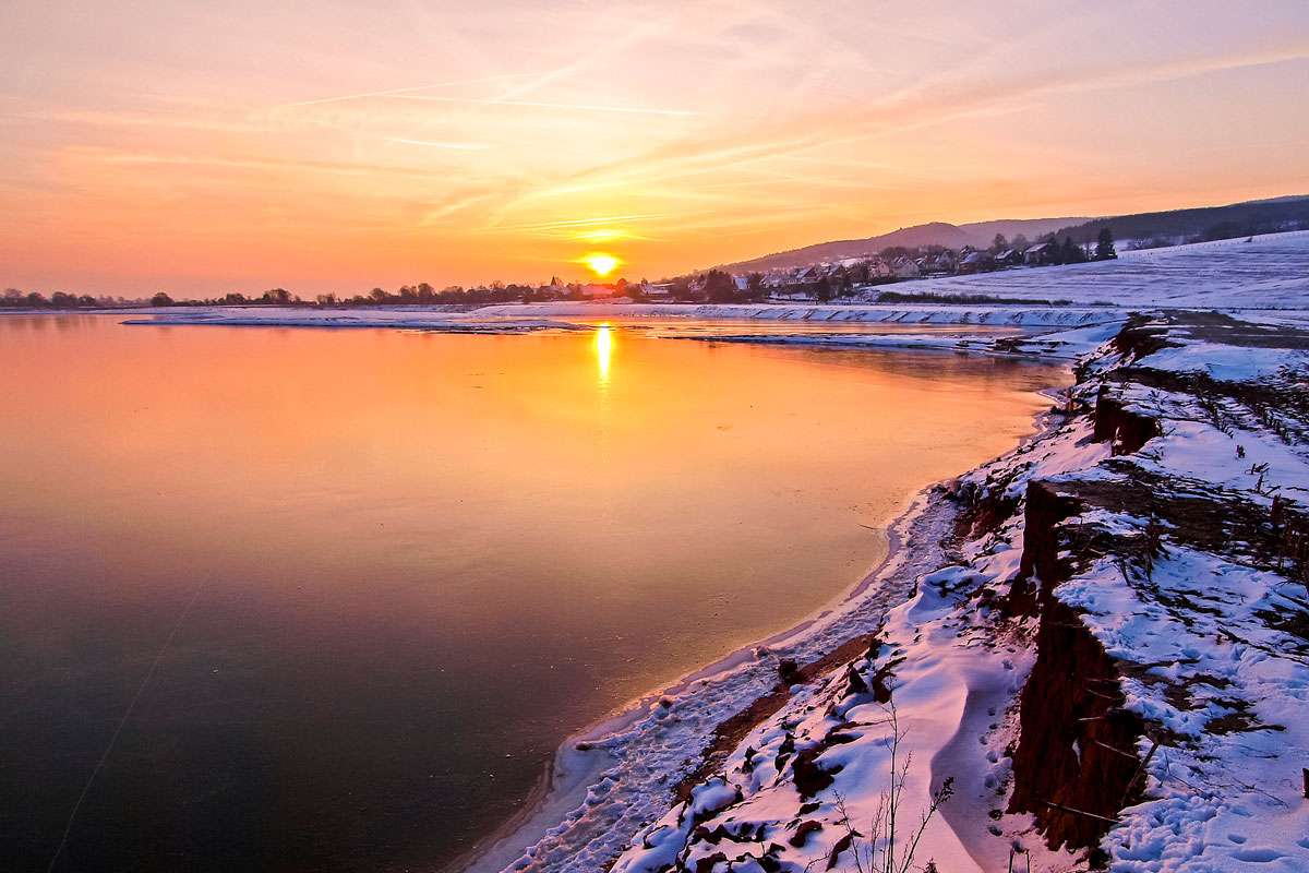 Sonnenaufgang über dem NSG Auenlandschaft Hohenrode im Winter, (c) Kathy Büscher/NABU-naturgucker.de