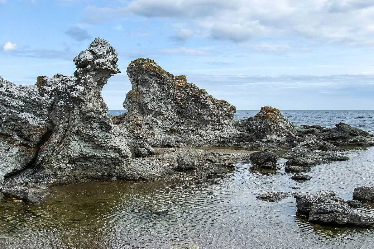 Raukar in Folhammar auf Gotland, (c) W.carter, CC BY-SA 4.0