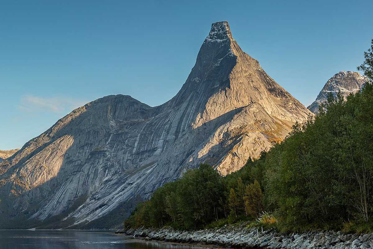 Blick auf den Stetind, (c) Simo Räsänen, CC BY-SA 4.0 Blick auf den Stetind, (c) Simo Räsänen, CC BY-SA 4.0
